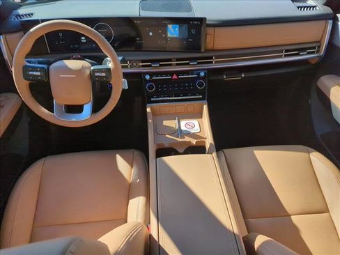 Used 2025 Hyundai Santa Fe Limited image 17