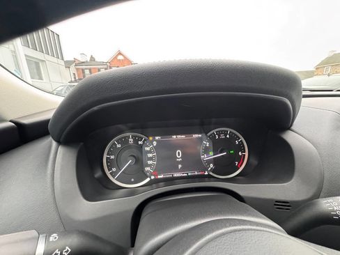 Used 2020 Jaguar XE S RWD image 22