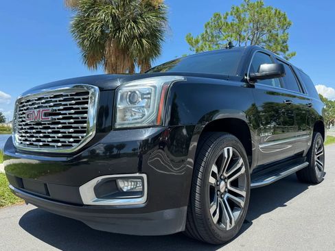 Used 2018 GMC Yukon Denali RWD image 3