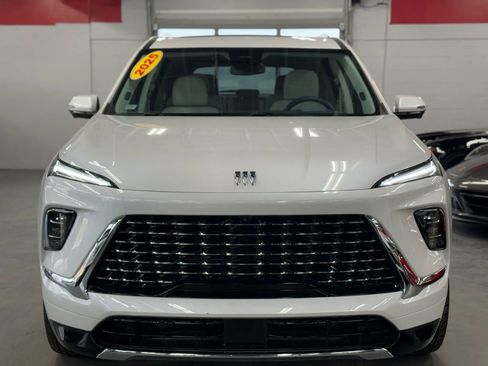 Used 2025 Buick Enclave Avenir w/ LPO, Floor Liner Package image 2