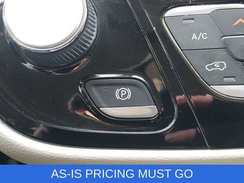 Used 2018 Chrysler Pacifica Touring-L Plus image 36