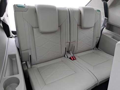New 2026 Volkswagen Atlas SE FWD image 12