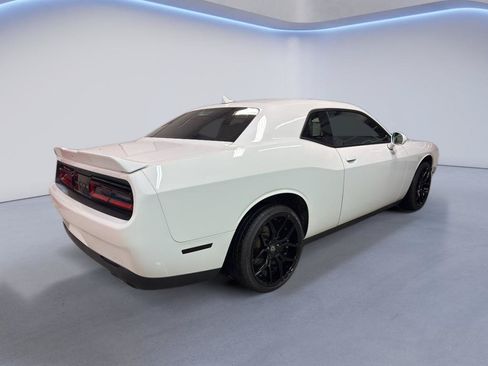 Used 2018 Dodge Challenger SXT Plus RWD image 9