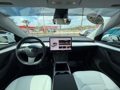 Used 2024 Tesla Model Y Long Range image 19