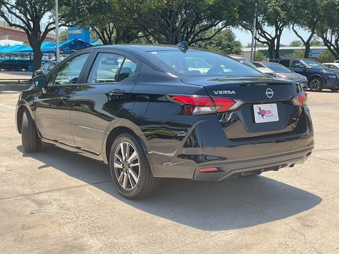 Used 2025 Nissan Versa SV FWD image 7
