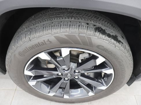 Used 2025 Chevrolet Equinox RS w/ Safety and Technology Package AWD/4WD image 3