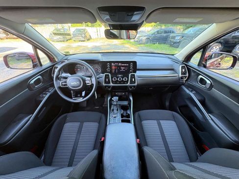 Certified 2022 Kia Sorento LX AWD/4WD image 26