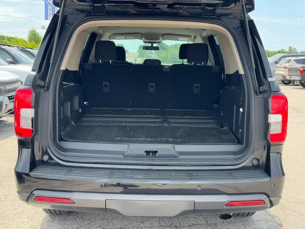 Used 2022 Ford Expedition XL AWD/4WD image 5