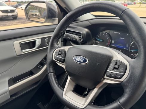 Used 2023 Ford Explorer XLT w/ Equipment Group 202A AWD/4WD image 25