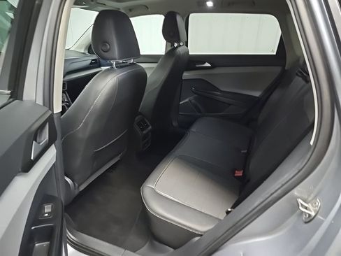 Used 2023 Volkswagen Taos SE w/ Panoramic Sunroof Package AWD/4WD image 31