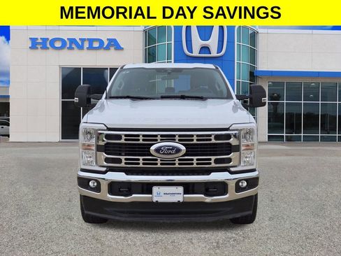Used 2025 Ford F250 XLT w/ FX4 Off-Road Package AWD/4WD image 8