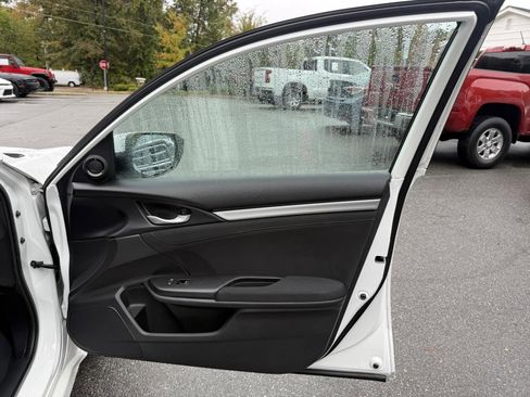 Used 2019 Honda Civic EX image 19