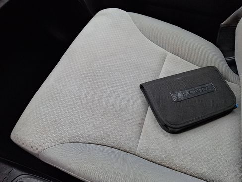 Used 2016 Honda CR-V LX image 25