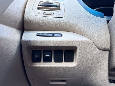 Used 2013 Nissan Altima 2.5 SV FWD image 23