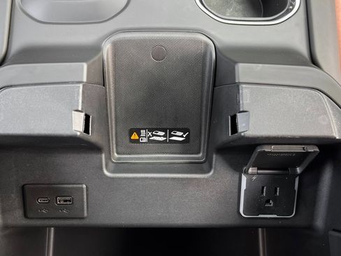 Used 2024 GMC Sierra 3500 Denali Ultimate image 30