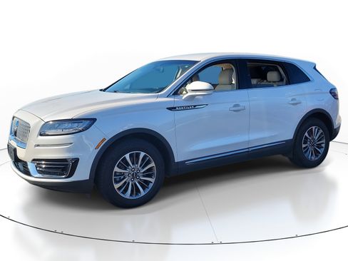 Used 2019 Lincoln Nautilus Select image 3
