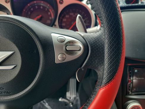 Used 2010 Nissan 370Z Coupe RWD image 20