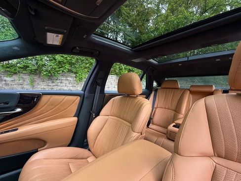 Certified 2024 Lexus LS 500 AWD image 36