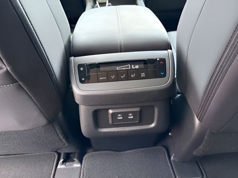 New 2026 Nissan Pathfinder SV w/ SV Premium Package FWD image 38