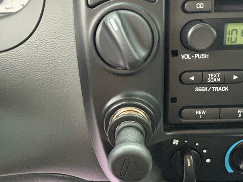 Used 2010 Ford Ranger XLT image 18