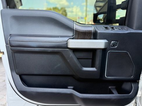 Used 2021 Ford F350 Lariat image 34