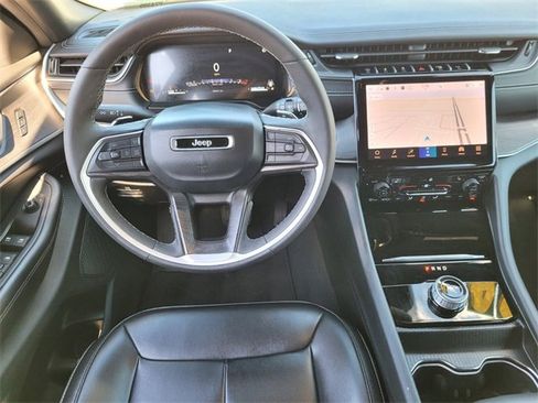 Used 2024 Jeep Grand Cherokee Limited image 14