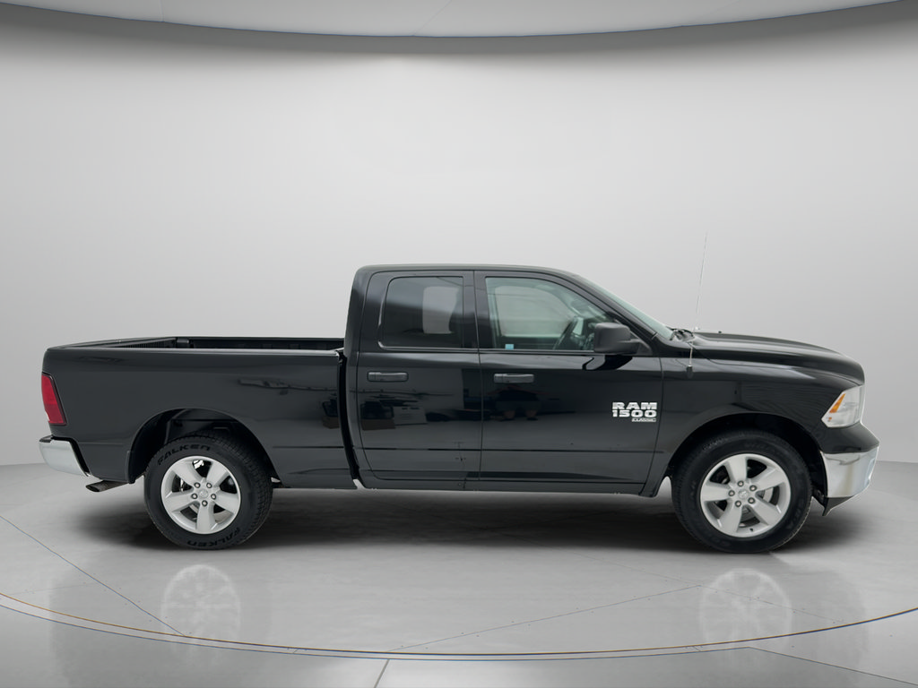 Used 2024 RAM 1500 Classic SLT AWD/4WD image 4