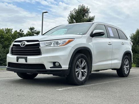 Used 2015 Toyota Highlander XLE AWD/4WD image 19
