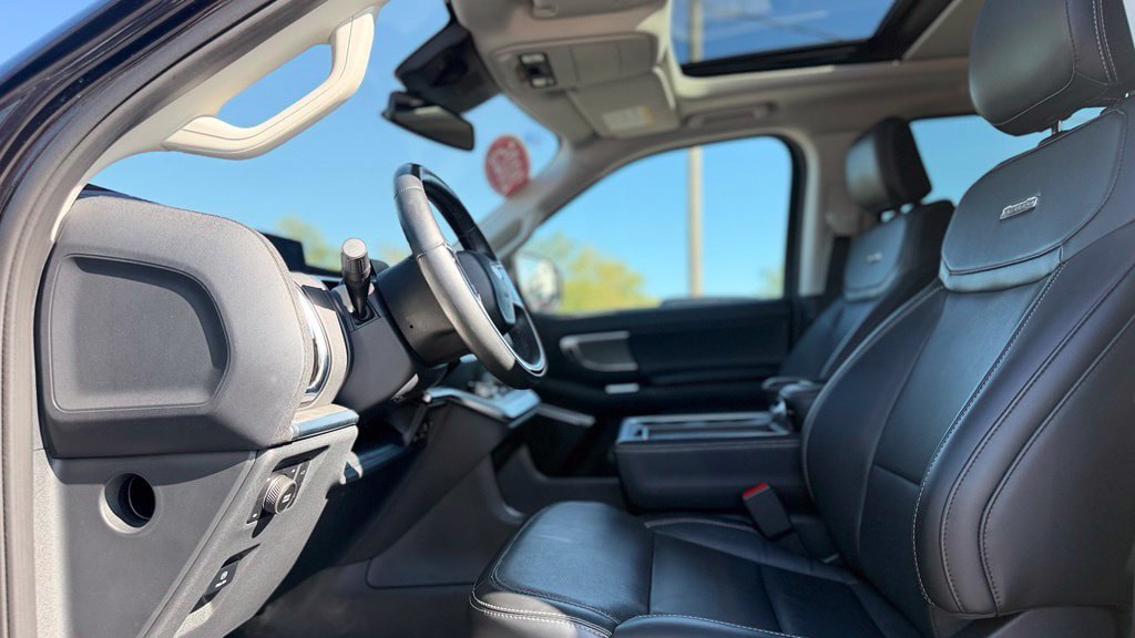 Used 2025 Ford Expedition Platinum AWD/4WD image 16