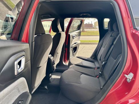 Used 2023 Jeep Compass Sport image 18