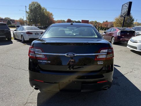 Used 2017 Ford Taurus SEL w/ Equipment Group 201A image 5