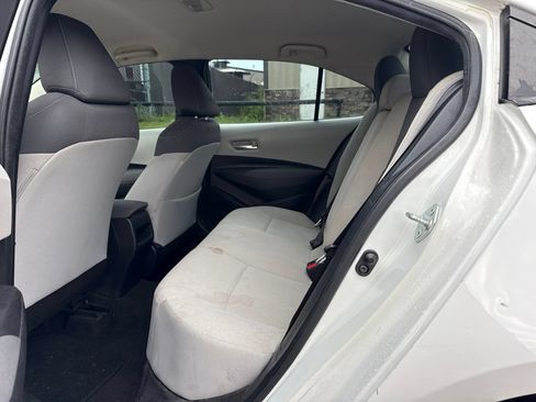 Used 2021 Toyota Corolla LE FWD image 15