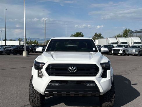 Used 2024 Toyota Tacoma SR5 AWD/4WD image 2