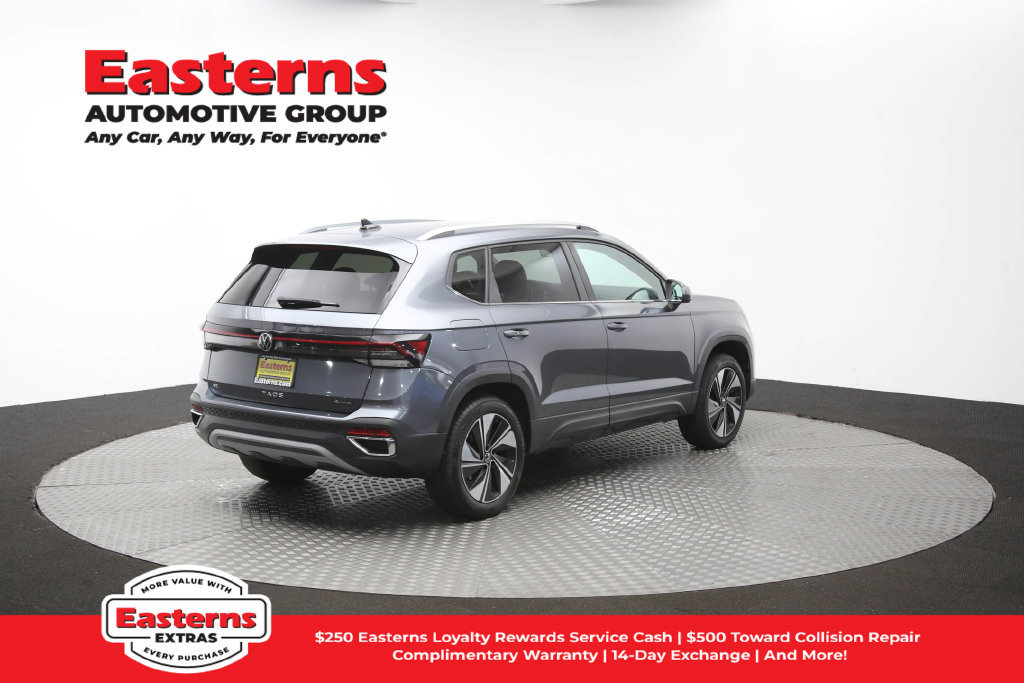 Used 2025 Volkswagen Taos SE AWD/4WD image 40