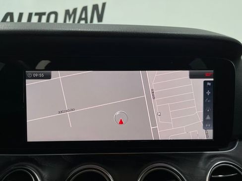 Used 2017 Mercedes-Benz E 300 4MATIC image 10