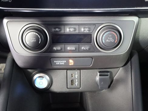 Used 2025 Nissan Leaf S FWD image 39