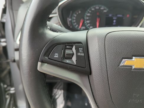 Used 2020 Chevrolet Trax LT w/ LT Convenience Package FWD image 14