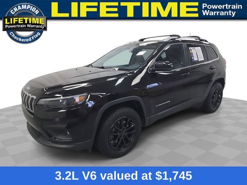 Used 2019 Jeep Cherokee Latitude Plus w/ Cold Weather Group AWD/4WD image 1