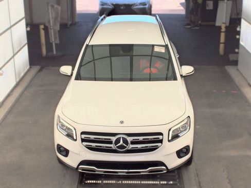 Used 2020 Mercedes-Benz GLB 250 w/ Premium Package image 2