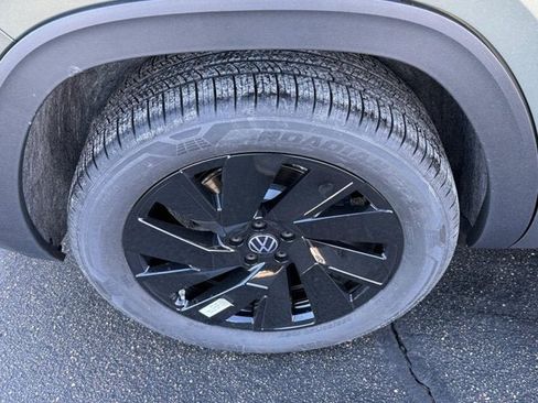 New 2026 Volkswagen Atlas Cross Sport SE AWD/4WD image 4