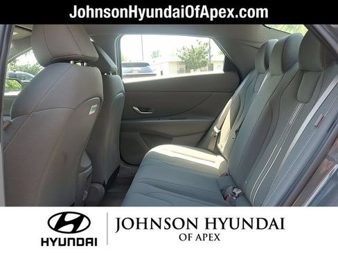 Certified 2025 Hyundai Elantra Sport FWD image 21