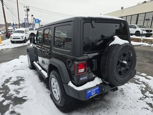 Used 2020 Jeep Wrangler Unlimited Sport image 4