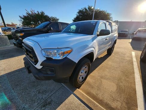 Used 2022 Toyota Tacoma SR RWD image 3