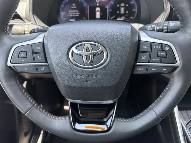 Used 2024 Toyota Highlander Platinum FWD image 25