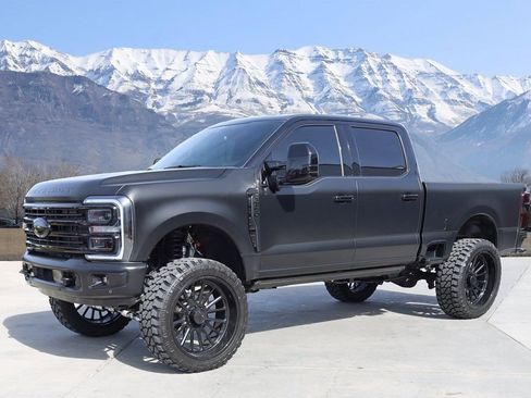 Used 2025 Ford F350 Platinum w/ Platinum Plus Package AWD/4WD image 2