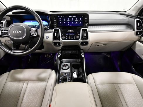 Certified 2023 Kia Sorento SX Prestige AWD/4WD image 3