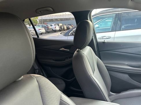 Used 2025 Buick Encore GX Preferred FWD image 9
