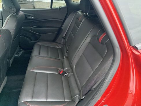 Used 2024 Chevrolet Trax RS w/ Sunroof Package image 11