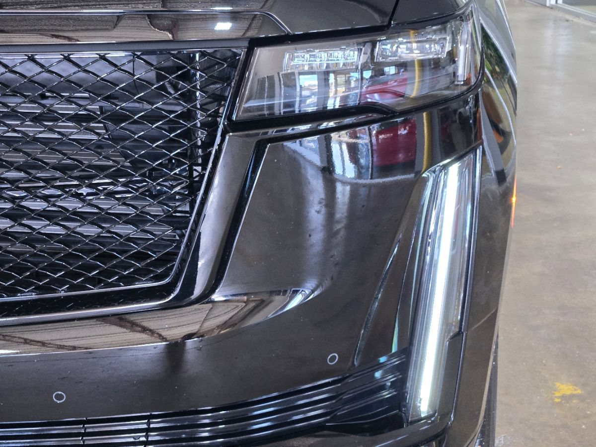 Used 2023 Cadillac Escalade ESV Sport w/ LPO, ONYX Package AWD/4WD image 13