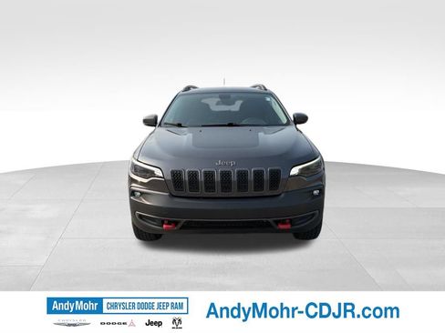 Used 2019 Jeep Cherokee Trailhawk w/ Cold Weather Group AWD/4WD image 2